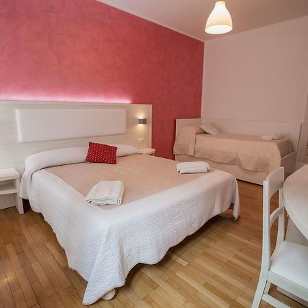 B&B Momenti Romani Extérieur photo