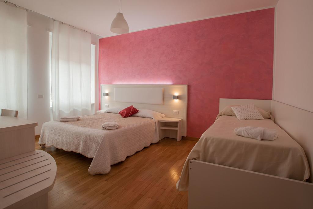 B&B Momenti Romani Extérieur photo