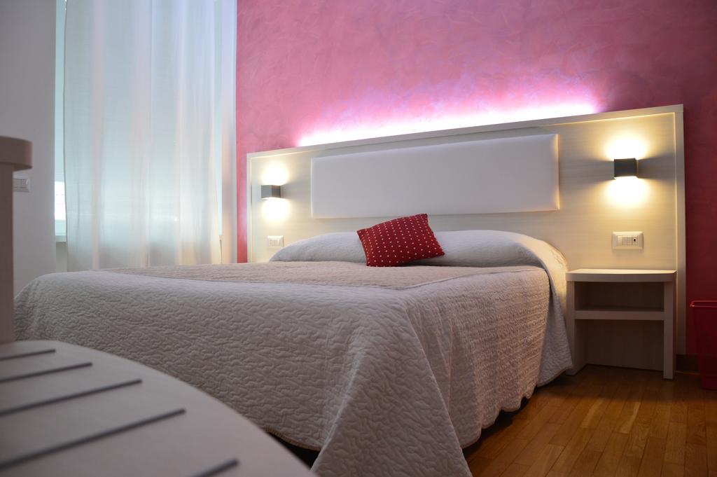 B&B Momenti Romani Extérieur photo