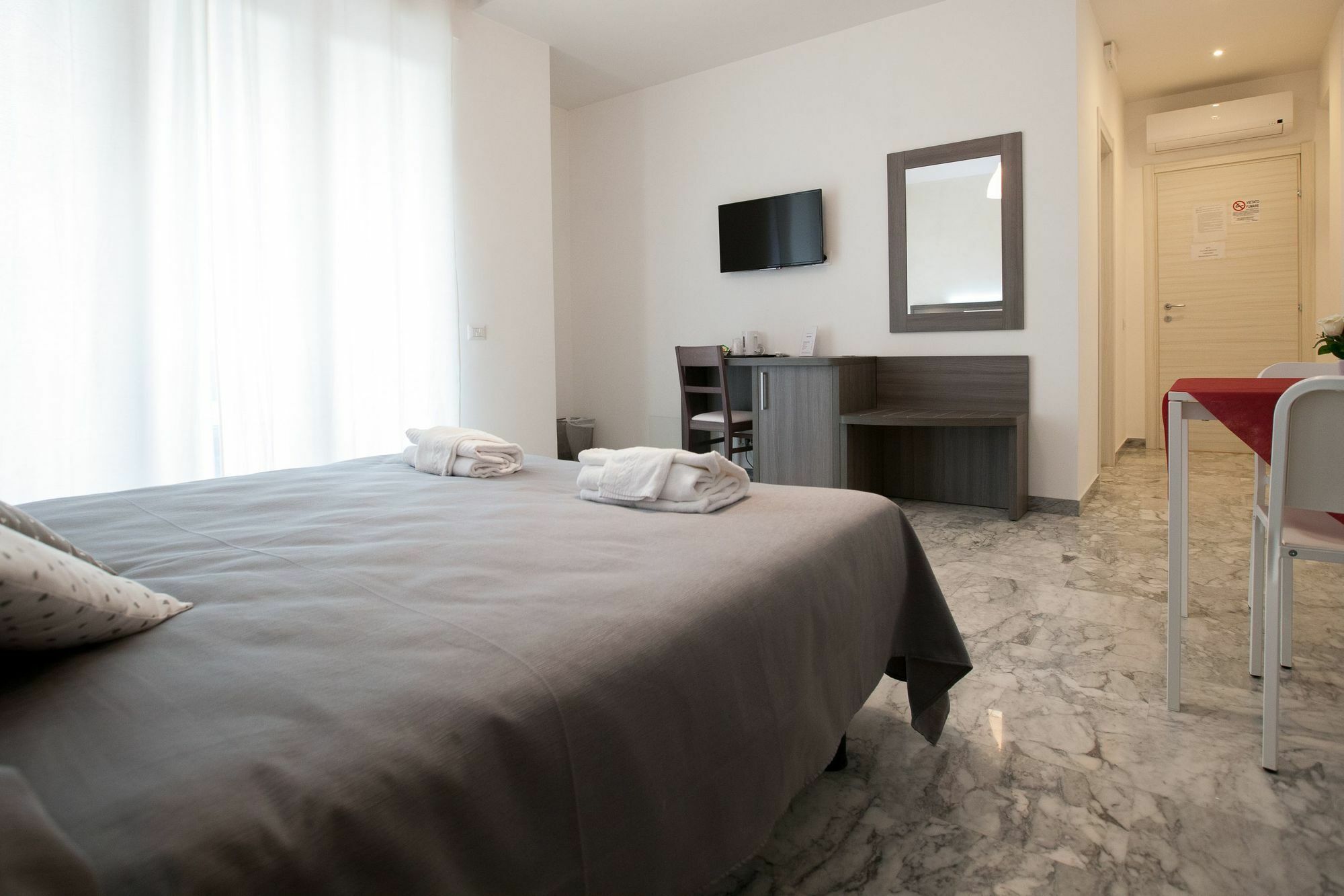 B&B Momenti Romani Extérieur photo